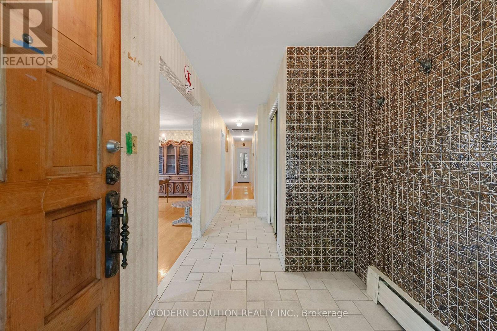 114 Elmcrest Road, Toronto, ON