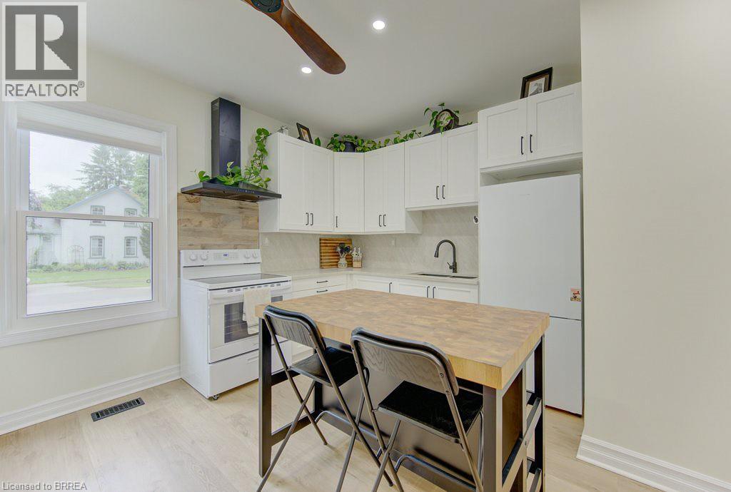 17 Amelia Street, Paris, ON