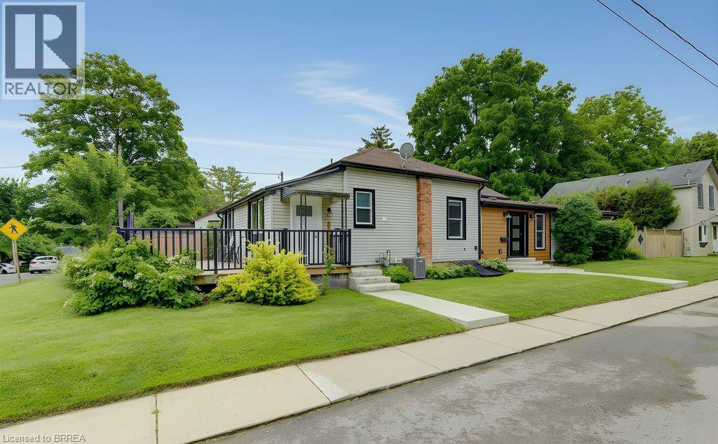 17 Amelia Street, Paris, ON