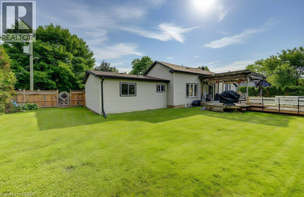 17 Amelia Street, Paris, ON
