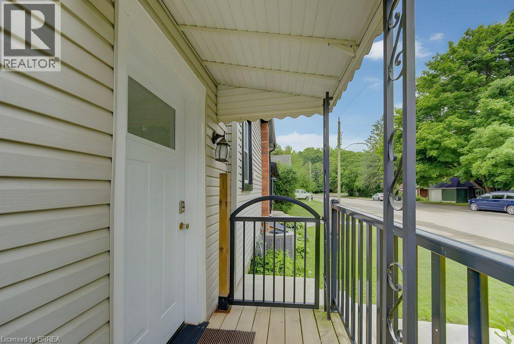 17 Amelia Street, Paris, ON