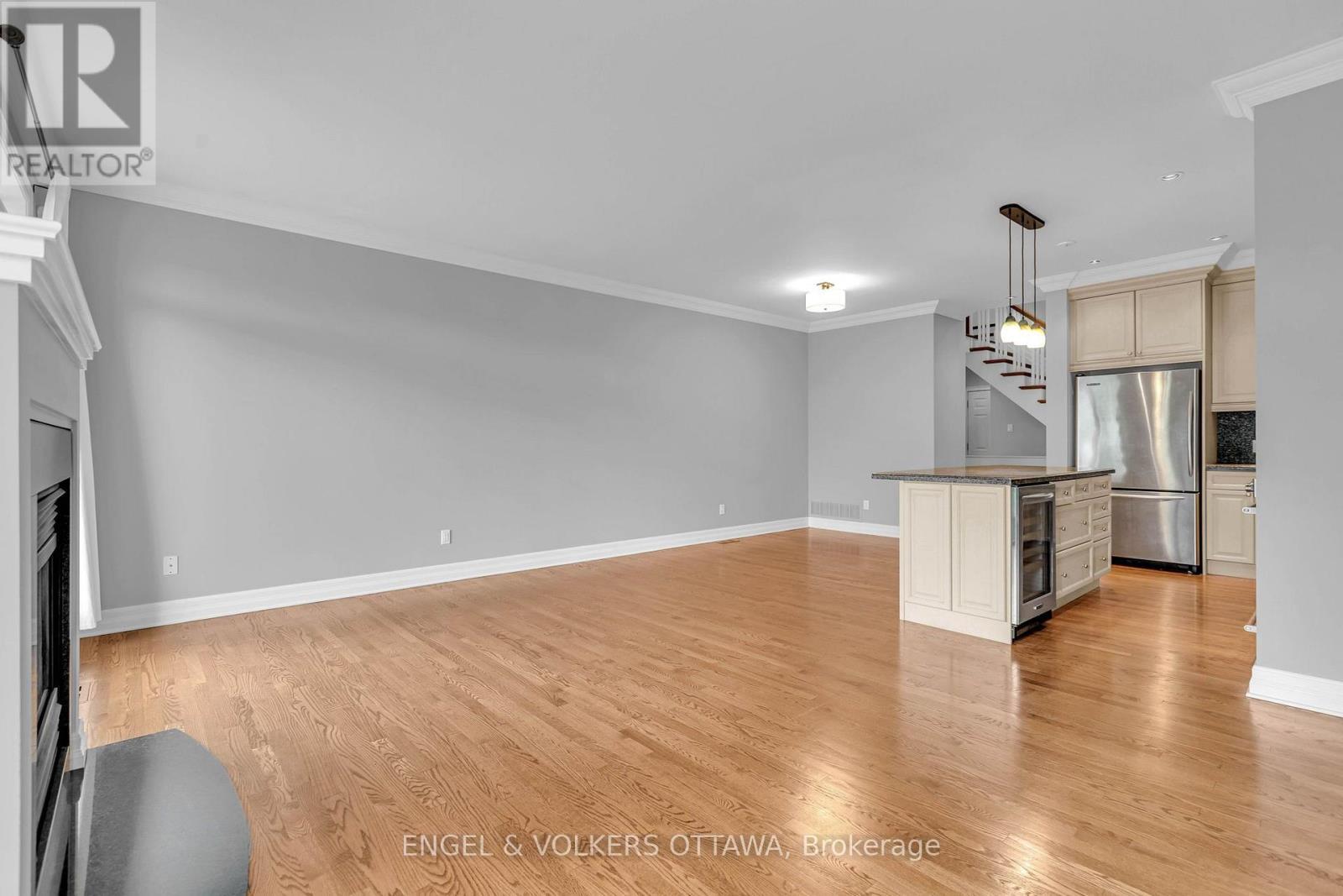 108 Manorhill Private, Ottawa, ON
