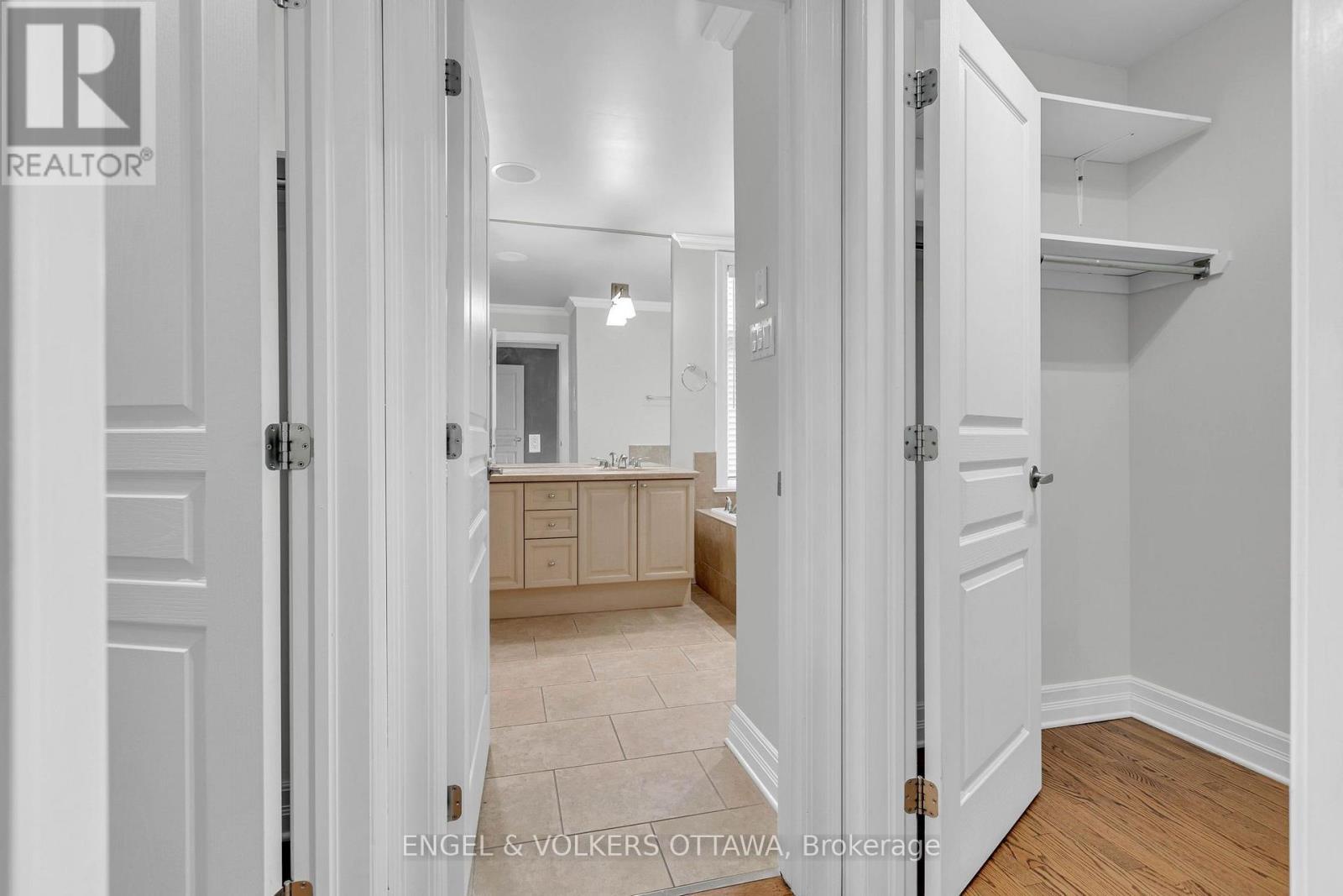 108 Manorhill Private, Ottawa, ON