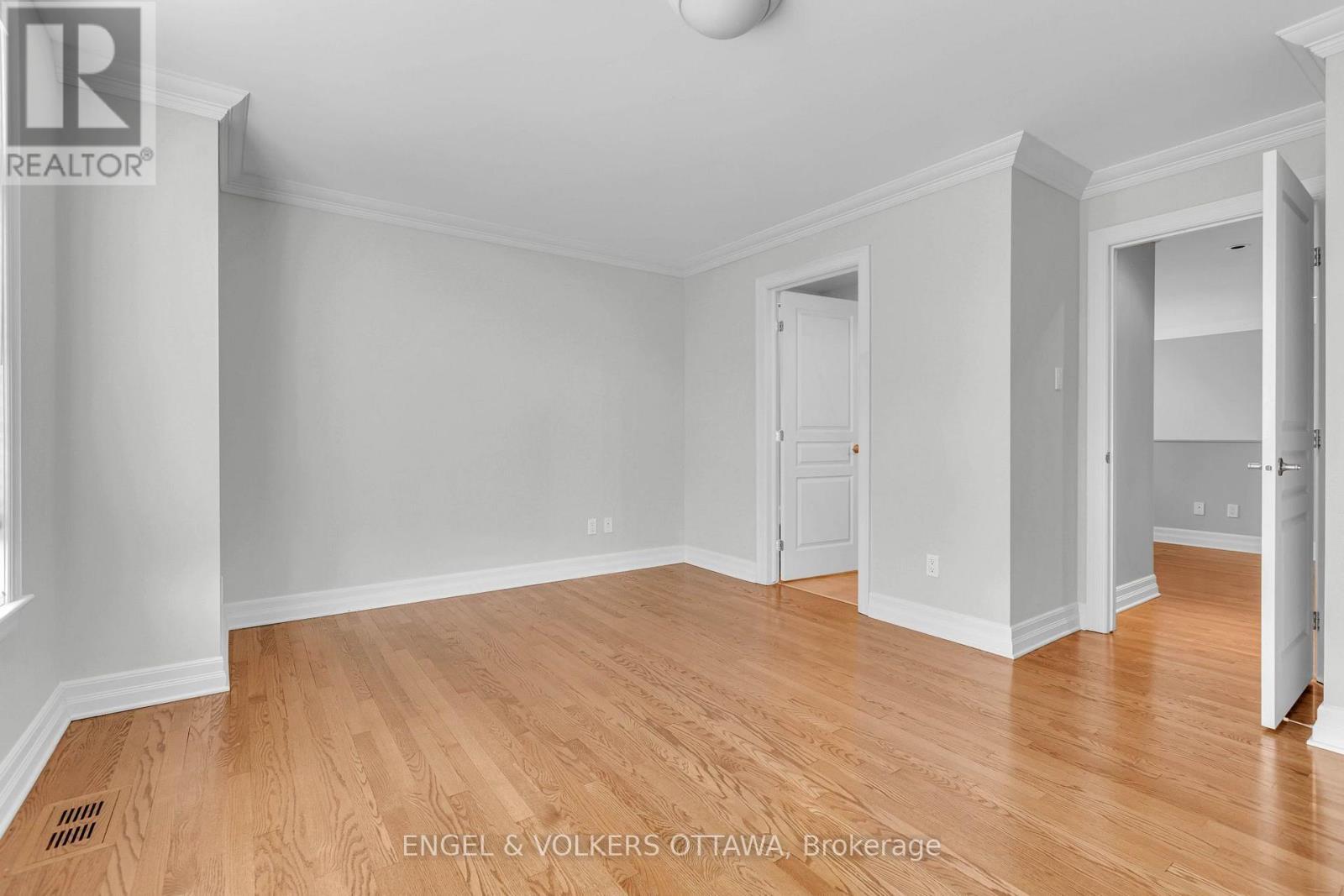 108 Manorhill Private, Ottawa, ON