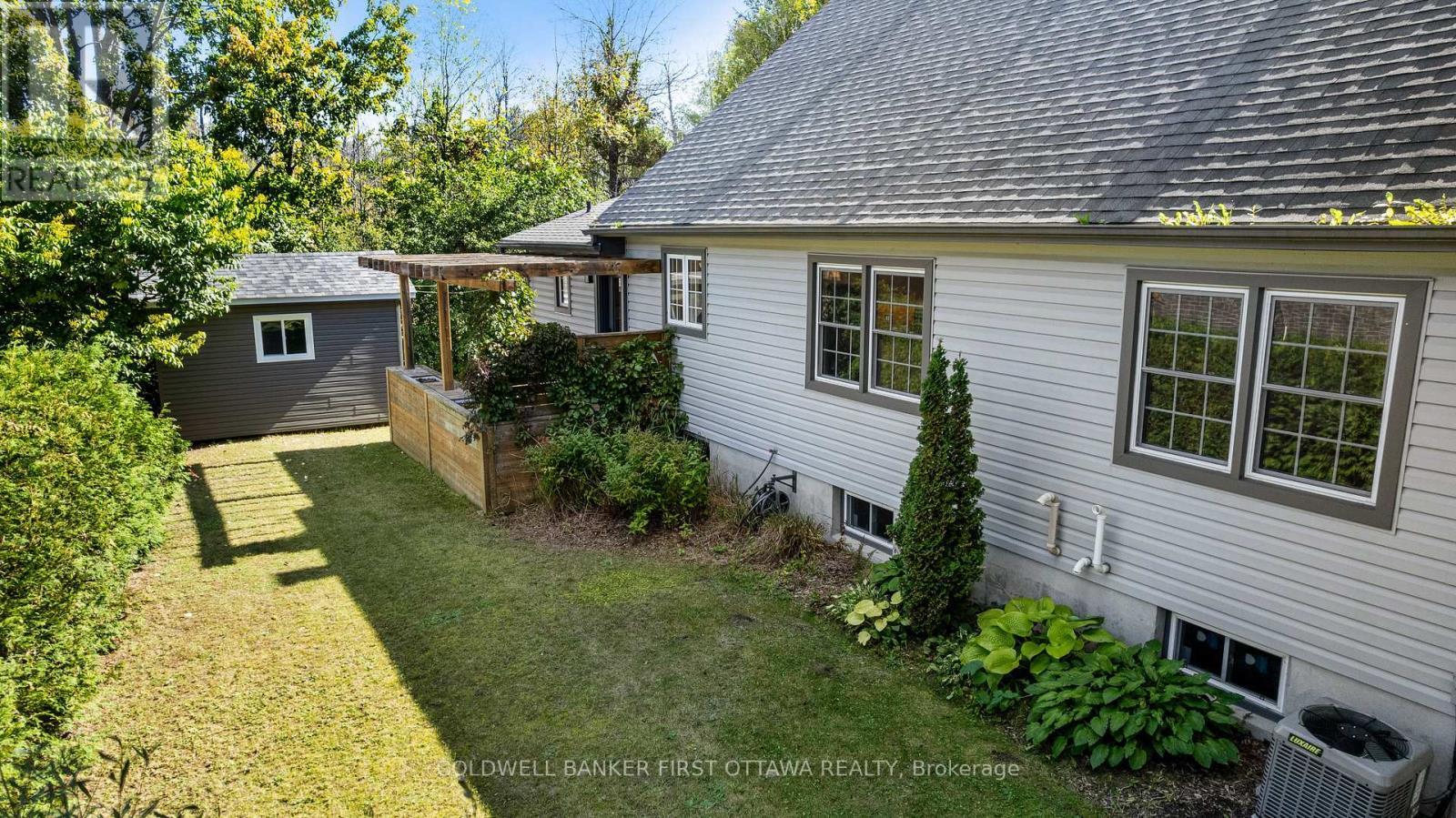 Expansive backyard for any outdoor activities - 25 Robert Road, Perth, ON