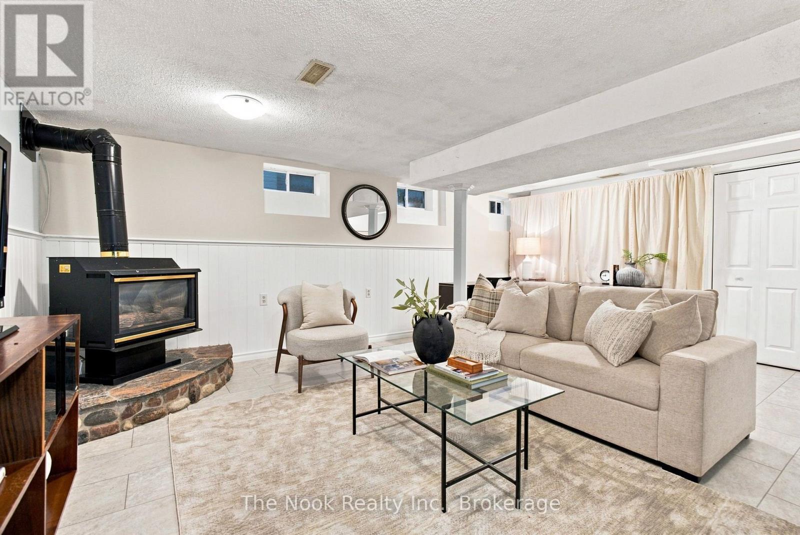 257 Wilson Road S, Oshawa (Donevan), ON