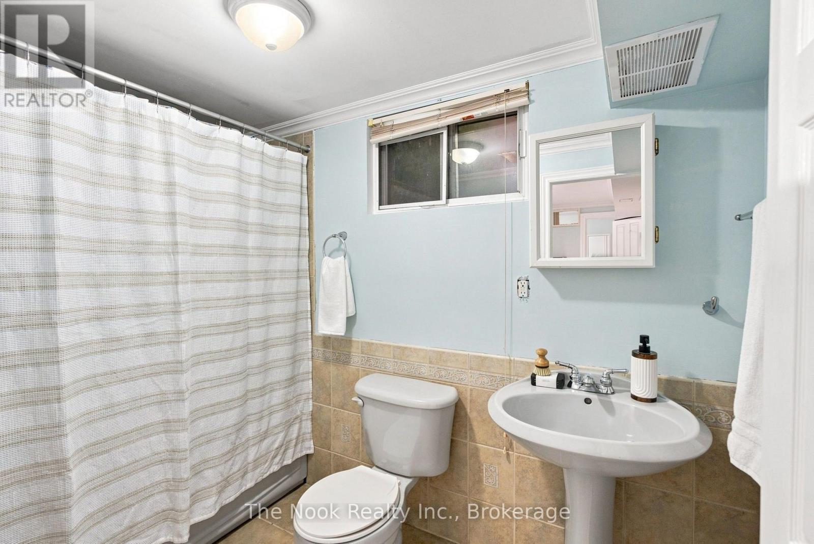 257 Wilson Road S, Oshawa (Donevan), ON
