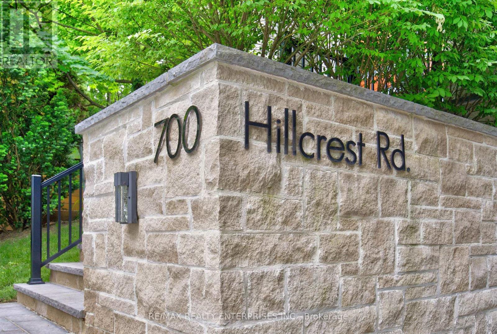 700 Hillcrest Road, Pickering, ON