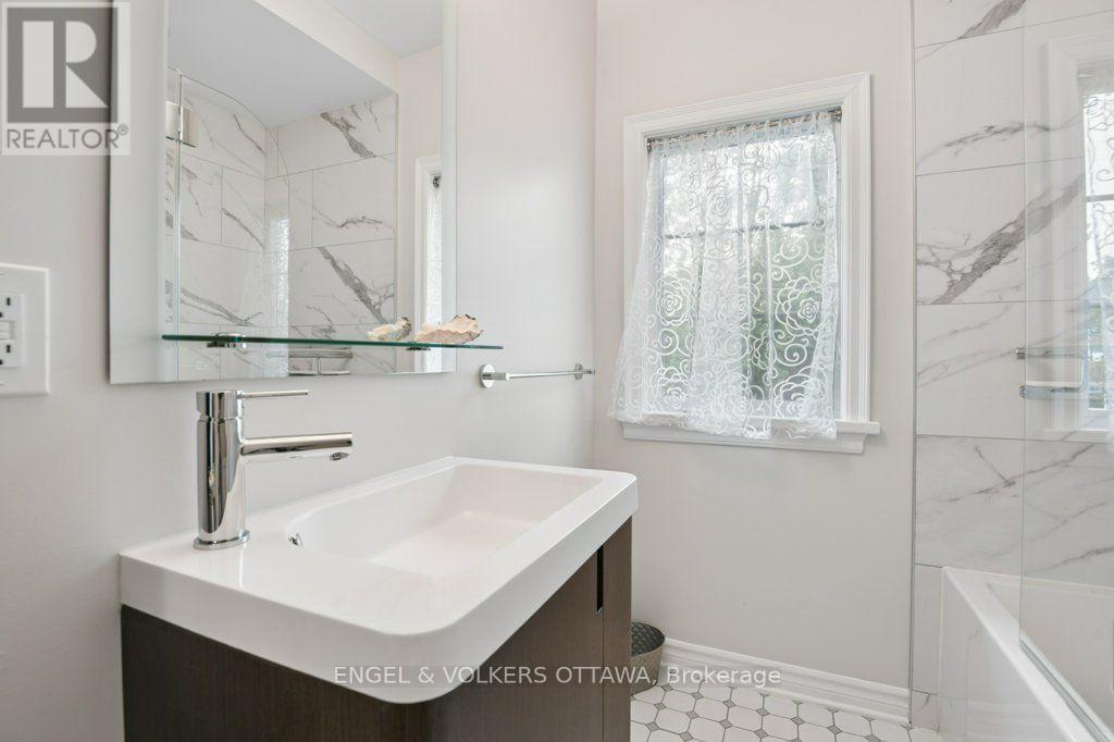 514 Highcroft Avenue, Ottawa, ON