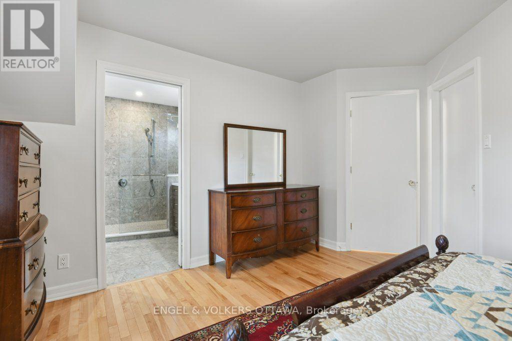 514 Highcroft Avenue, Ottawa, ON