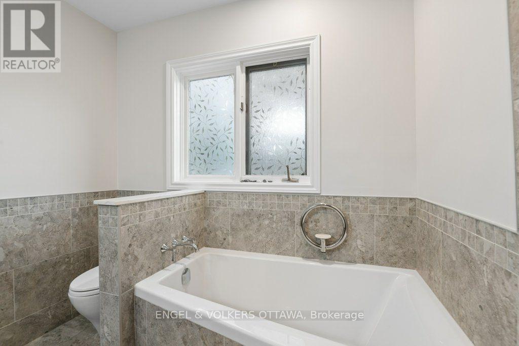 514 Highcroft Avenue, Ottawa, ON