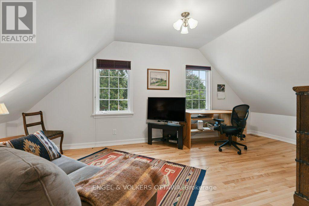 514 Highcroft Avenue, Ottawa, ON