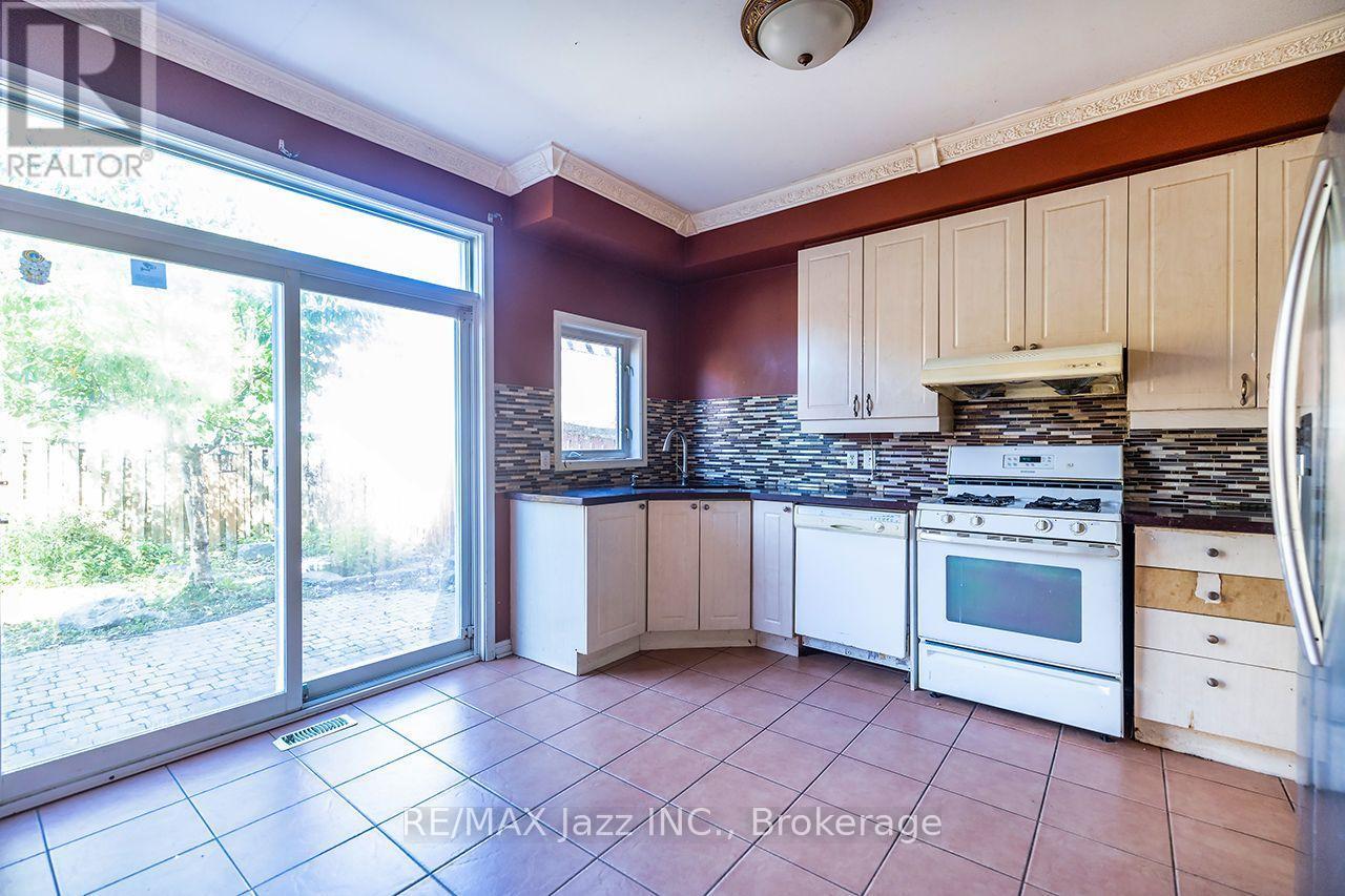 32 Dent Street, Ajax (Northwest Ajax), ON