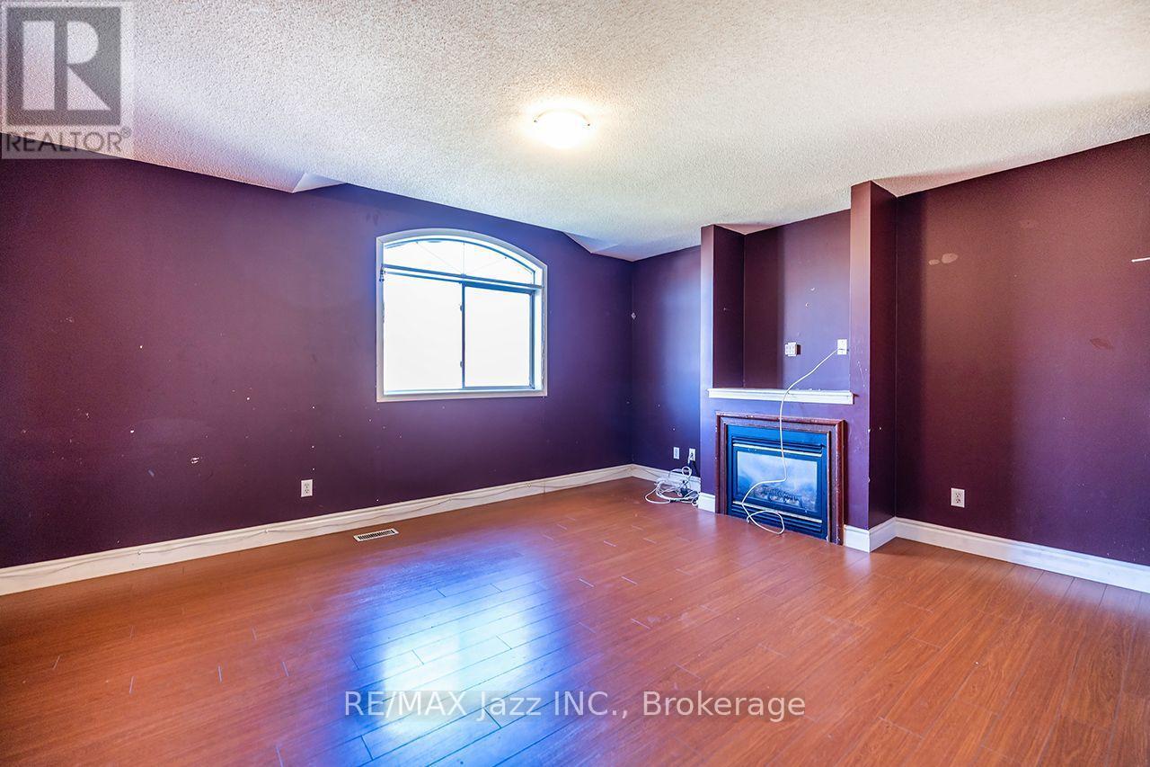 32 Dent Street, Ajax (Northwest Ajax), ON