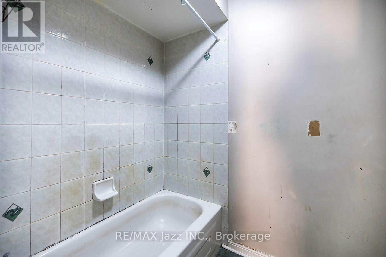 32 Dent Street, Ajax (Northwest Ajax), ON