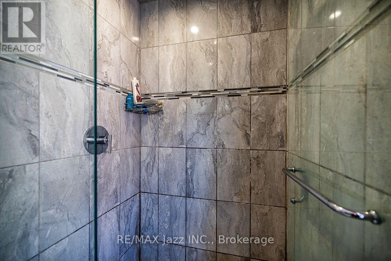 32 Dent Street, Ajax (Northwest Ajax), ON