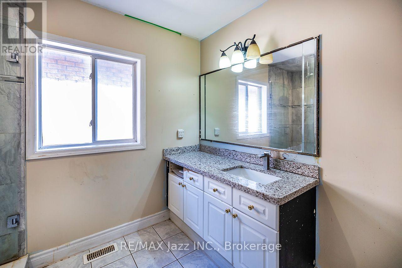 32 Dent Street, Ajax (Northwest Ajax), ON