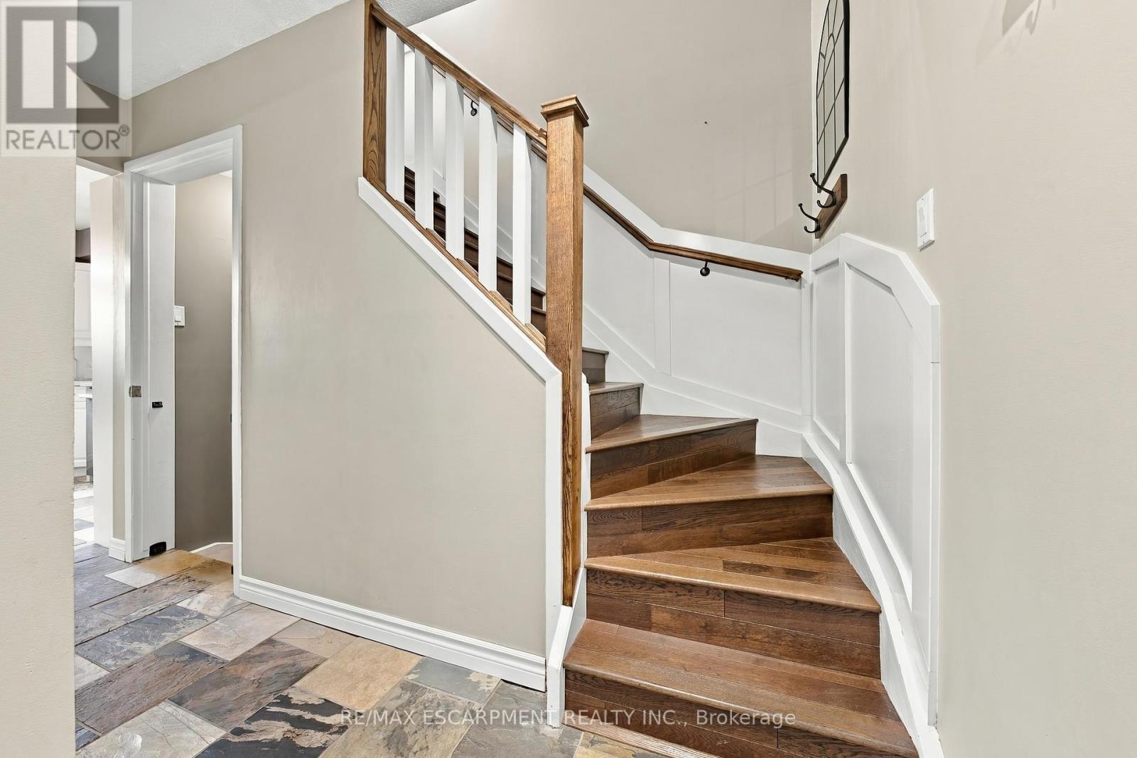 19 Hillsdale Court, Hamilton, ON