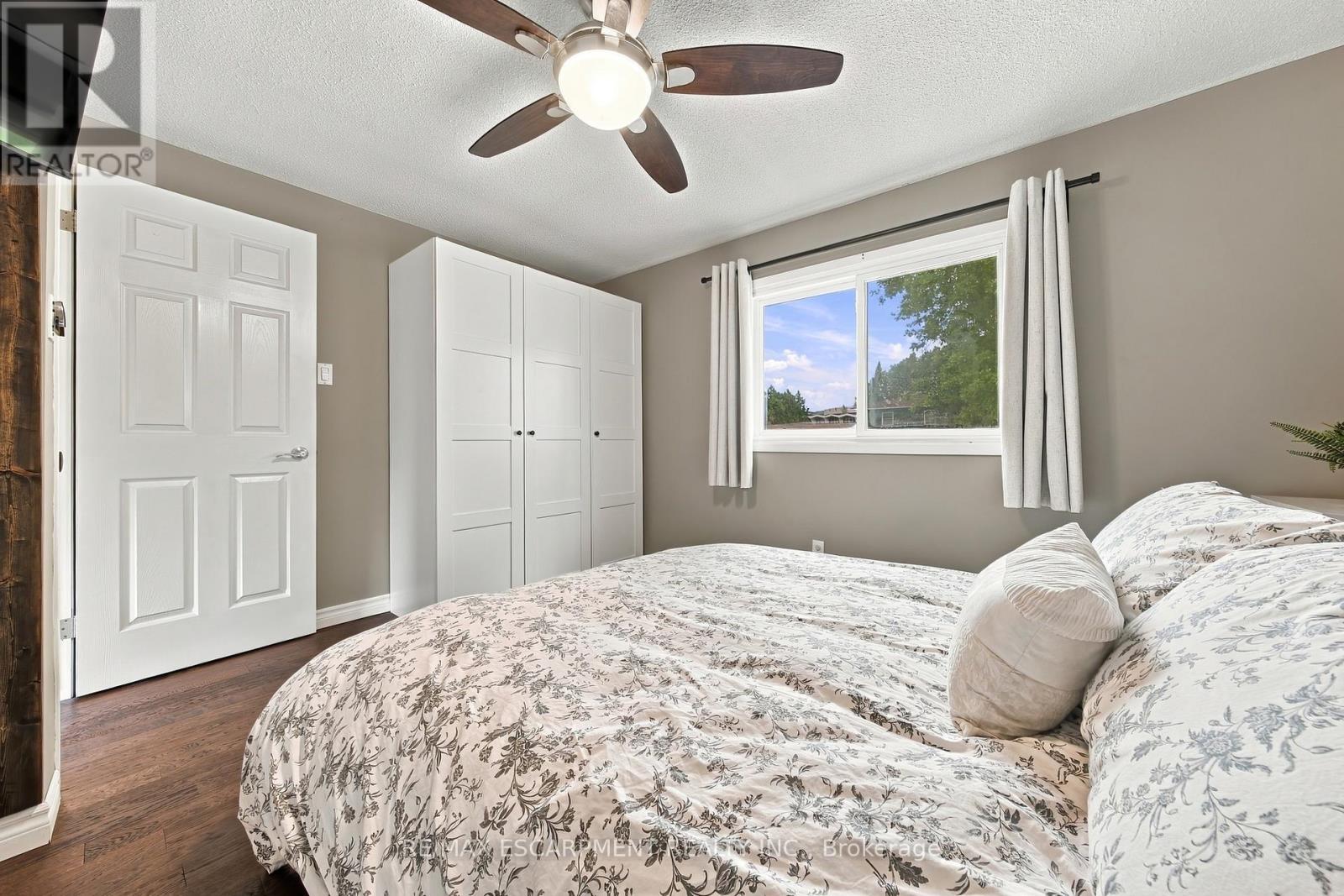 19 Hillsdale Court, Hamilton, ON