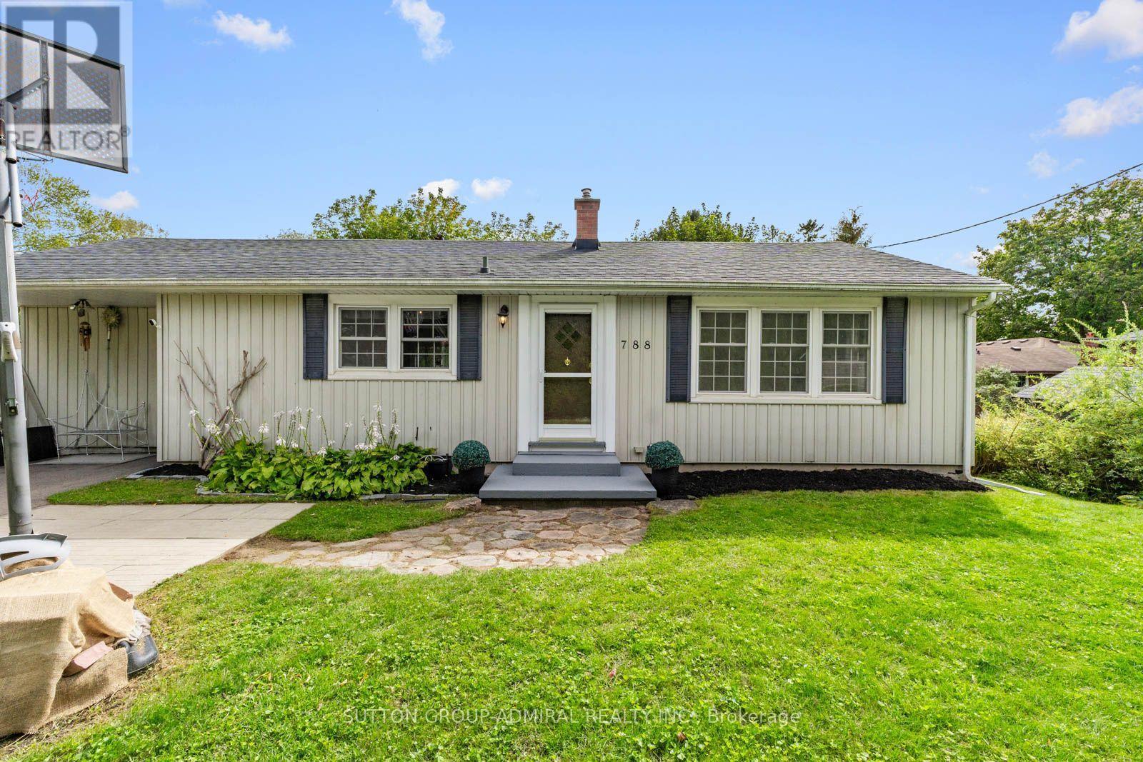 788 Allan Avenue, Newmarket, ON