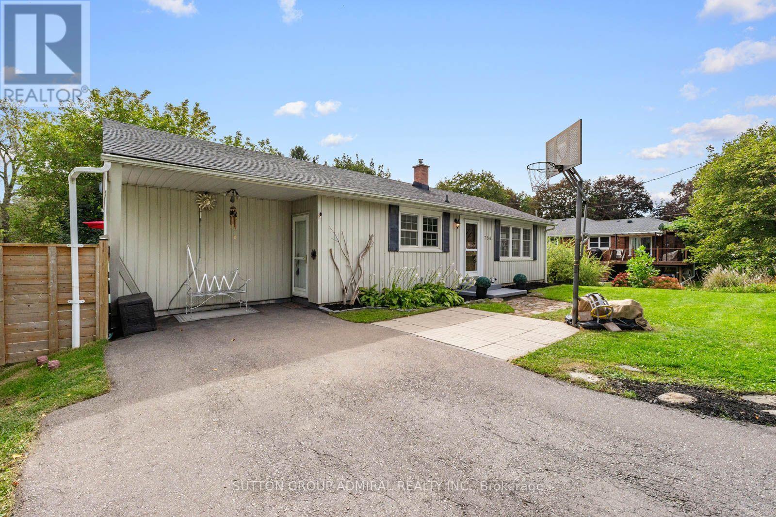788 Allan Avenue, Newmarket, ON