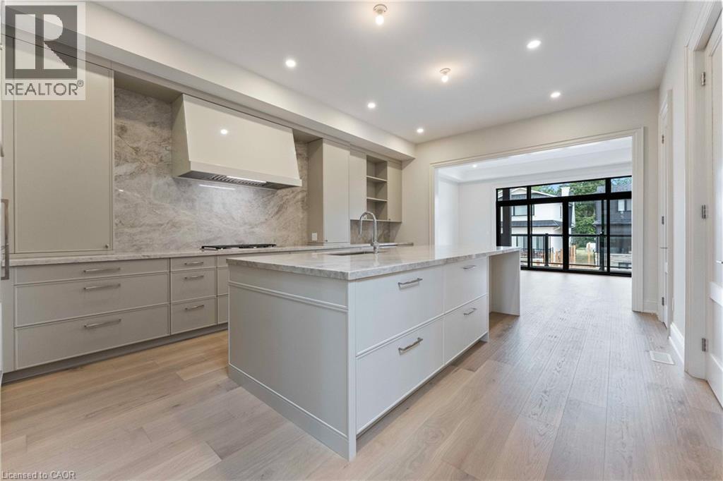 335 Helen Lawson Lane, Oakville, ON