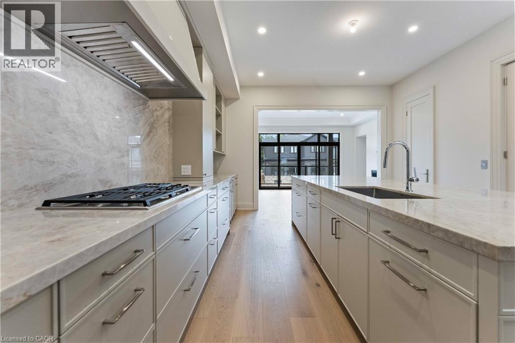 335 Helen Lawson Lane, Oakville, ON