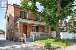 368 GLENHOLME AVENUE Toronto, ON M6E 3E5