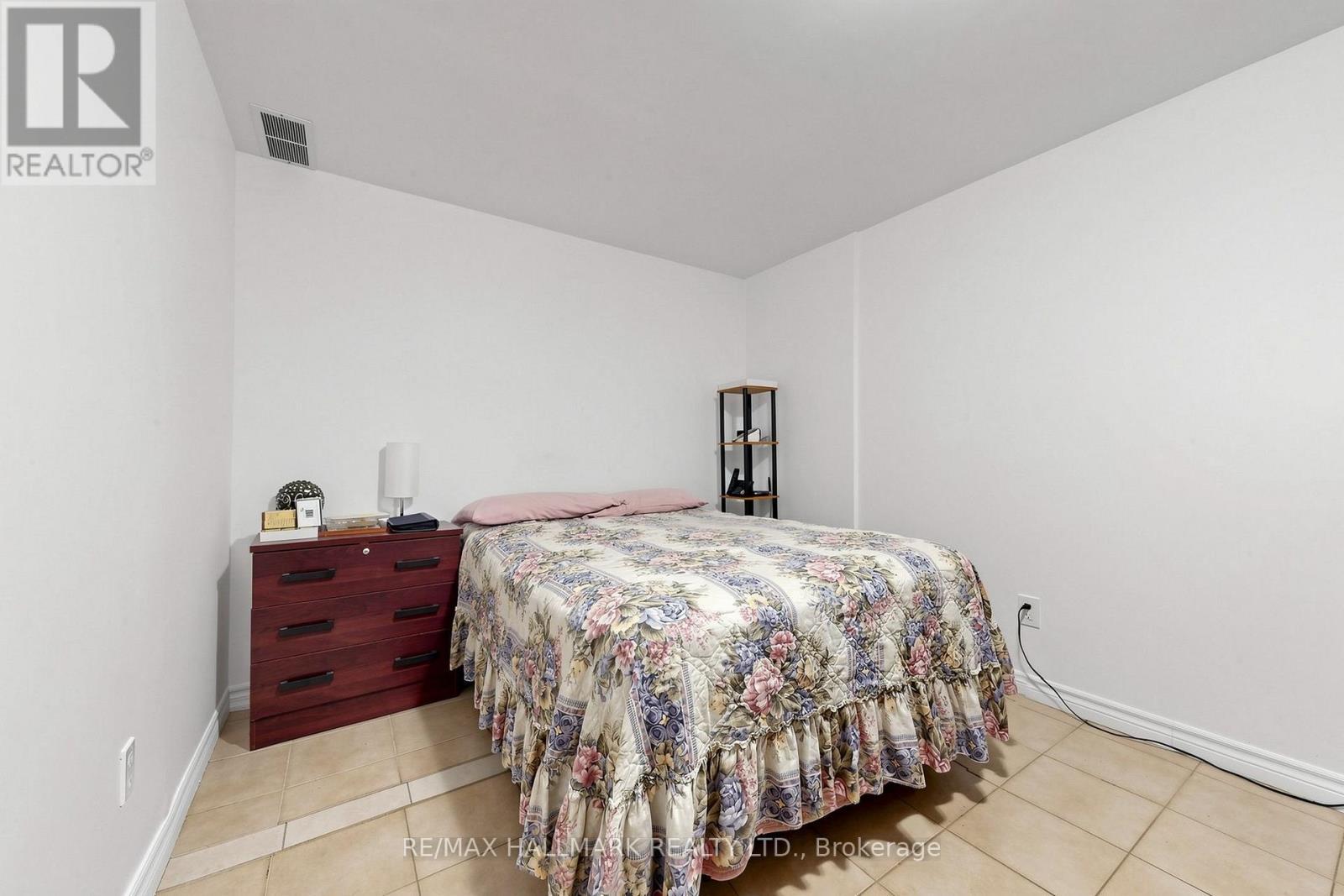 96B Laurel Avenue, Toronto, ON