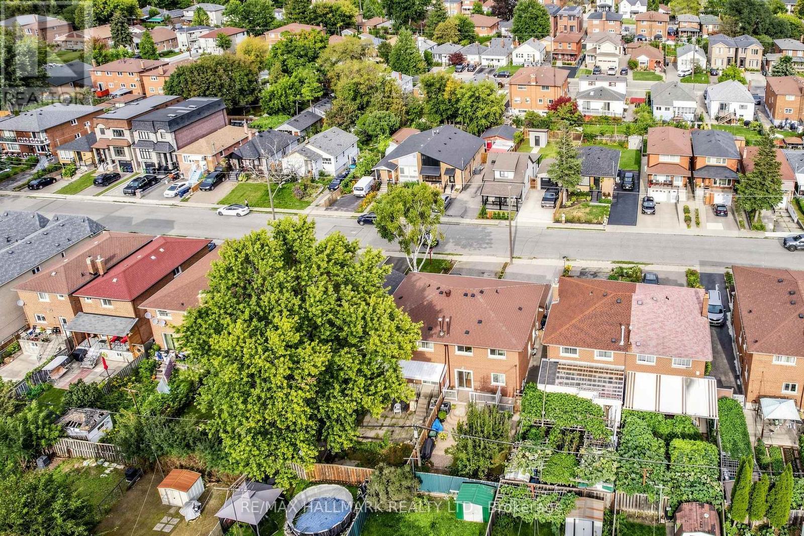 96B Laurel Avenue, Toronto, ON