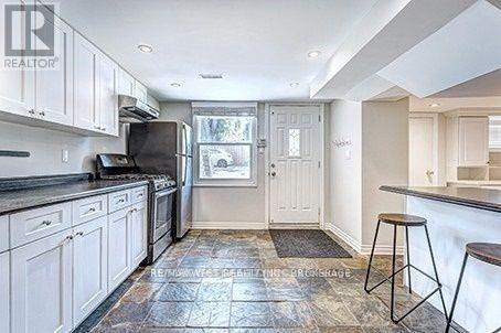 811 Coxwell Avenue, Toronto, ON