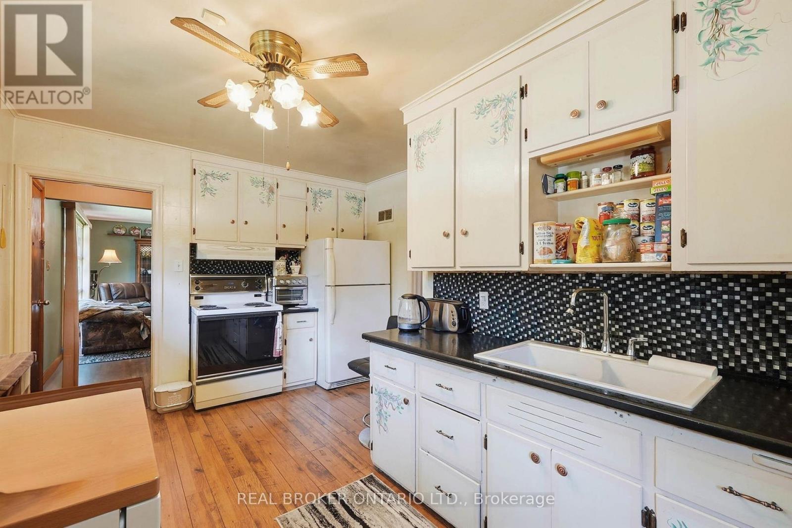 21 Oakwood Avenue, Kitchener, ON