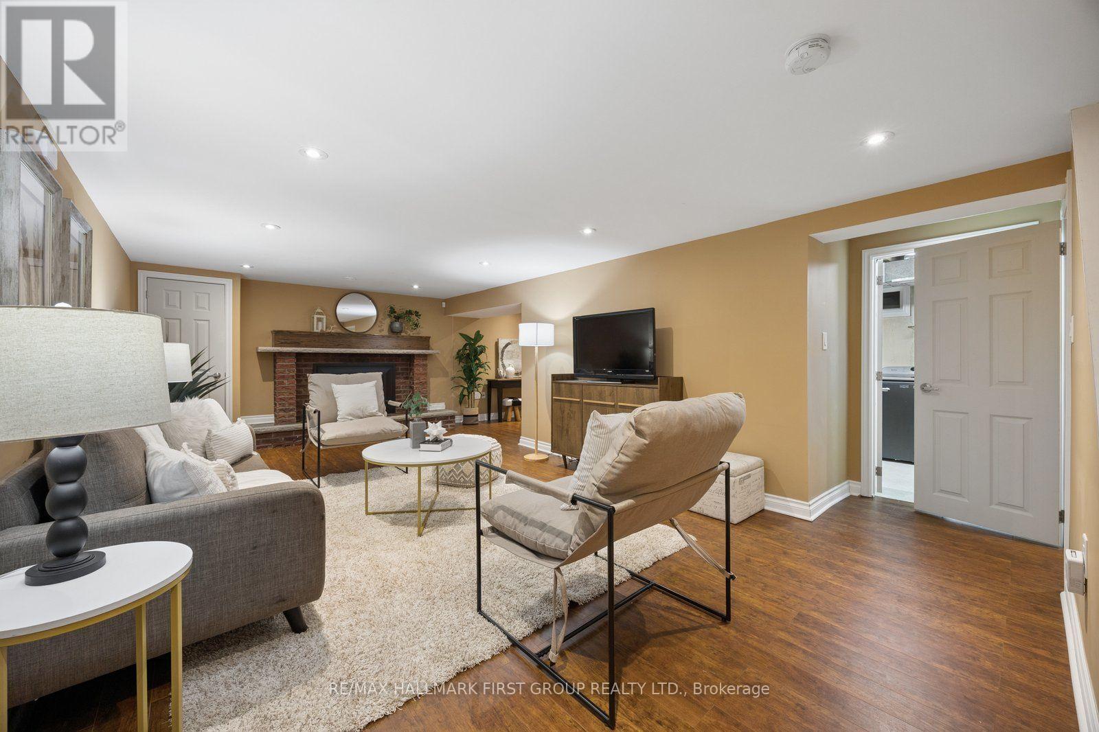 920 Essa Crescent, Pickering, ON