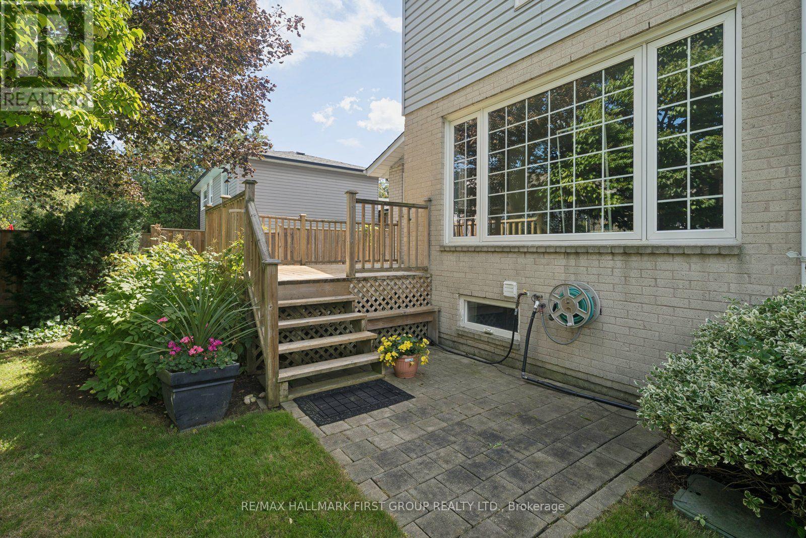 Coffee Porch - 920 Essa Crescent, Pickering, ON