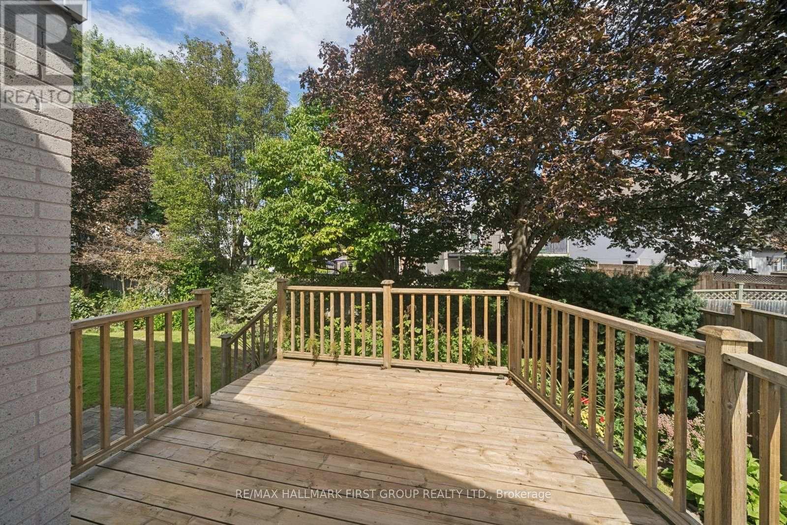 Mature Landscaping - 920 Essa Crescent, Pickering, ON