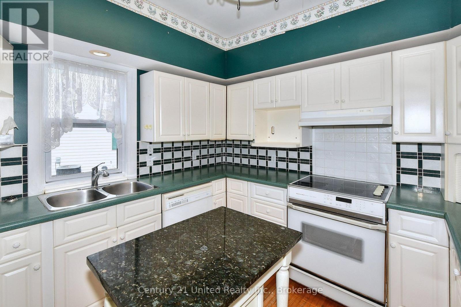 136 Water Street, Selwyn, ON