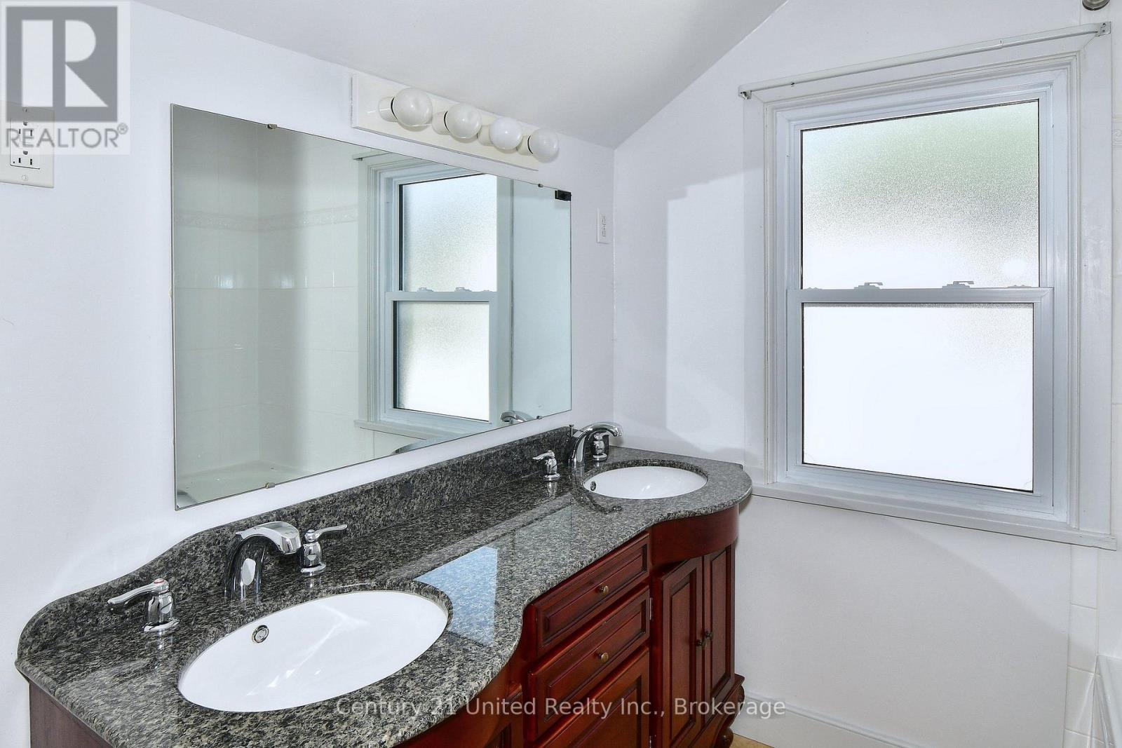136 Water Street, Selwyn, ON