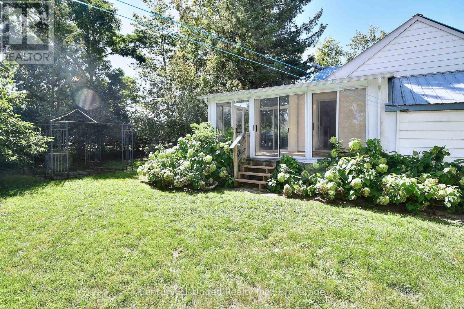 136 Water Street, Selwyn, ON