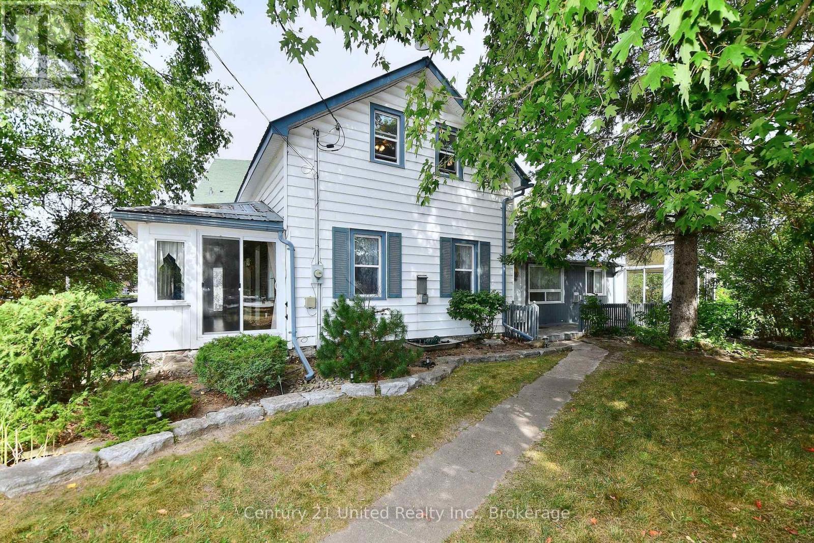 136 Water Street, Selwyn, ON
