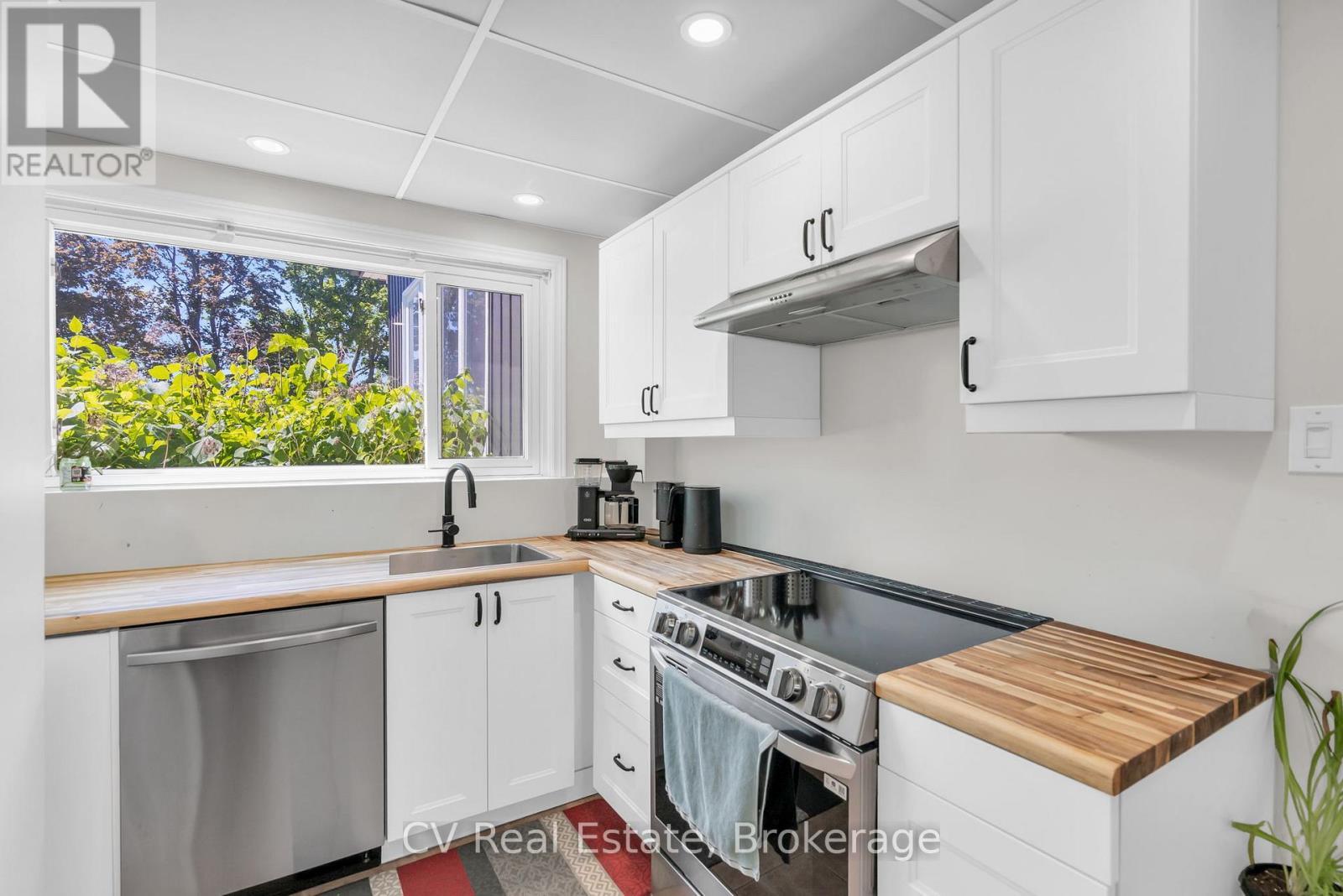 22 Baycrest Drive, Barrie (North Shore), ON