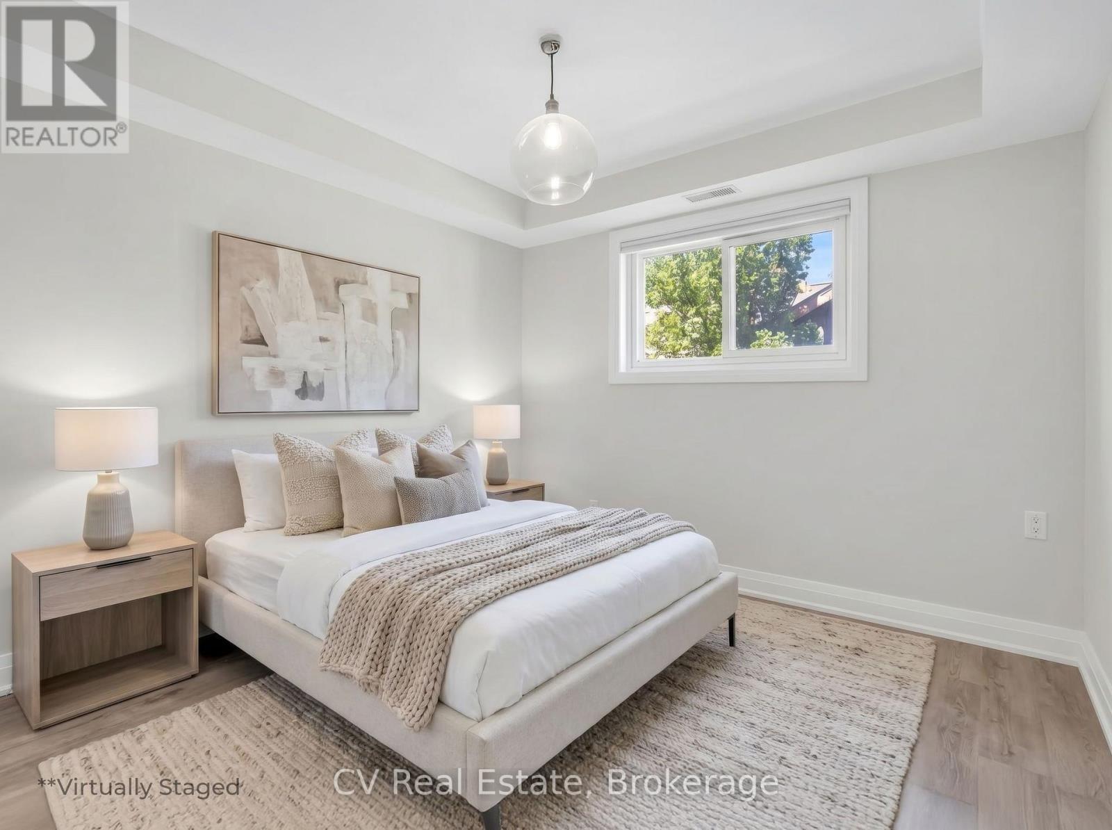 22 Baycrest Drive, Barrie (North Shore), ON