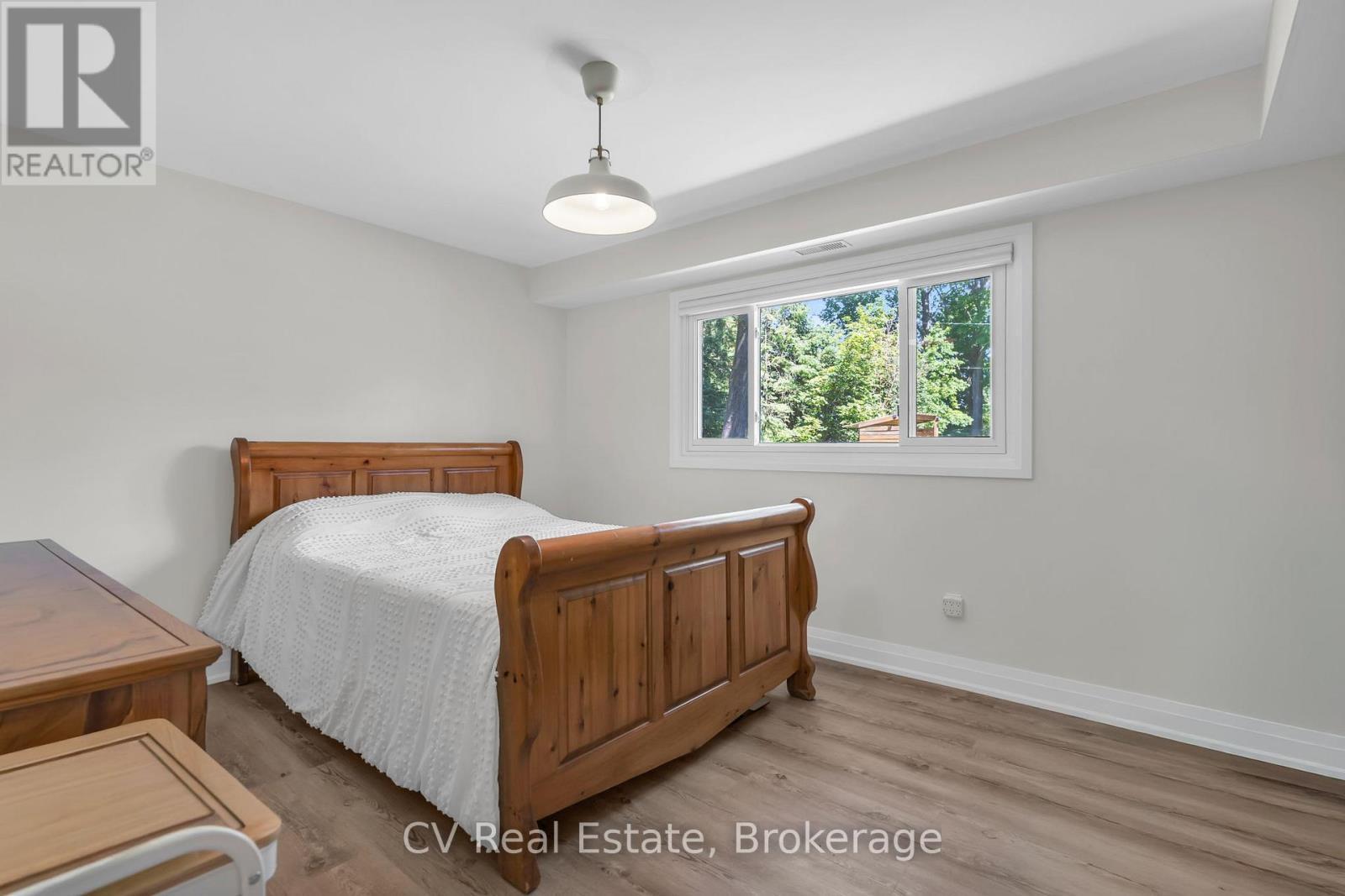 22 Baycrest Drive, Barrie (North Shore), ON