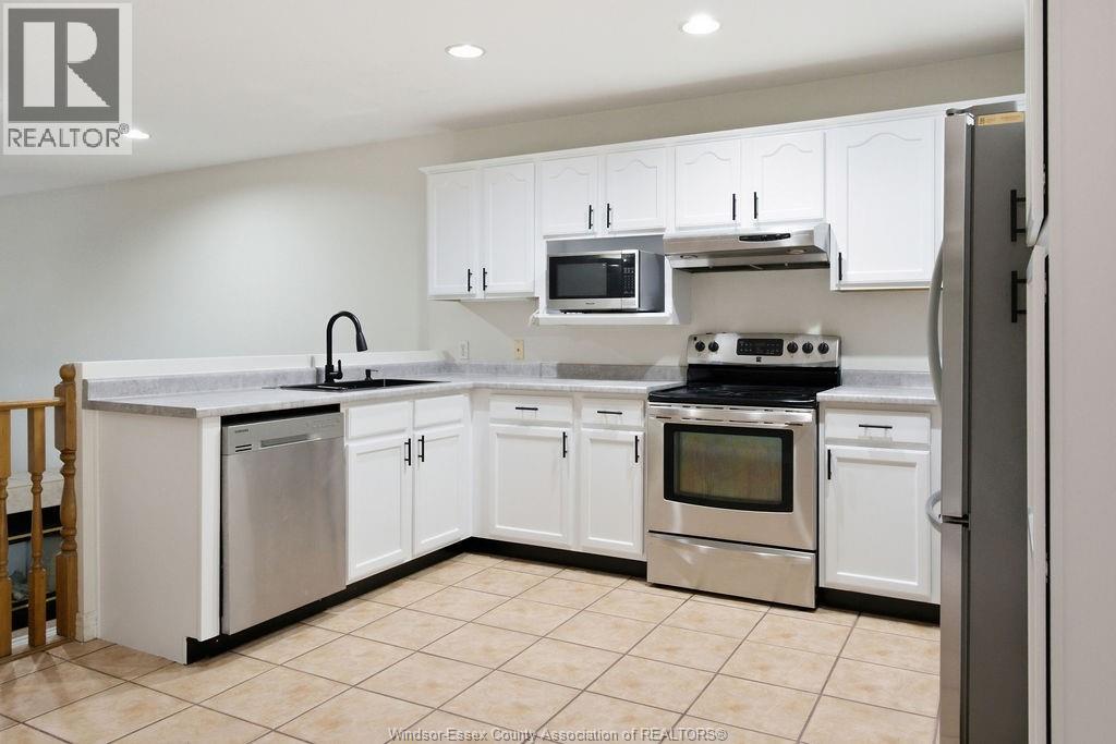 1544 Imperial Crescent, Windsor, ON