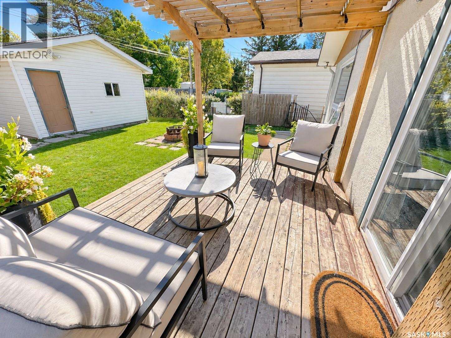 230 10Th Street Ne, Weyburn, SK