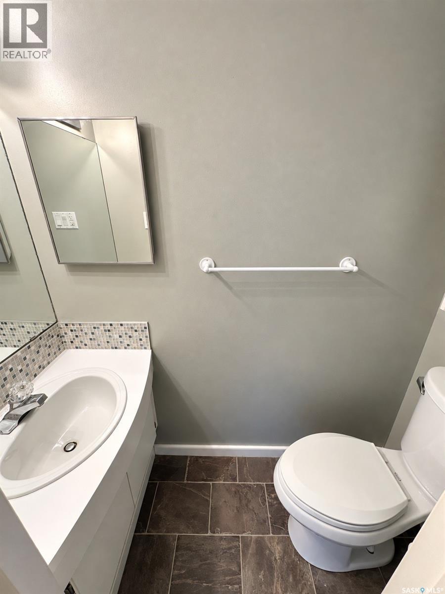 230 10Th Street Ne, Weyburn, SK