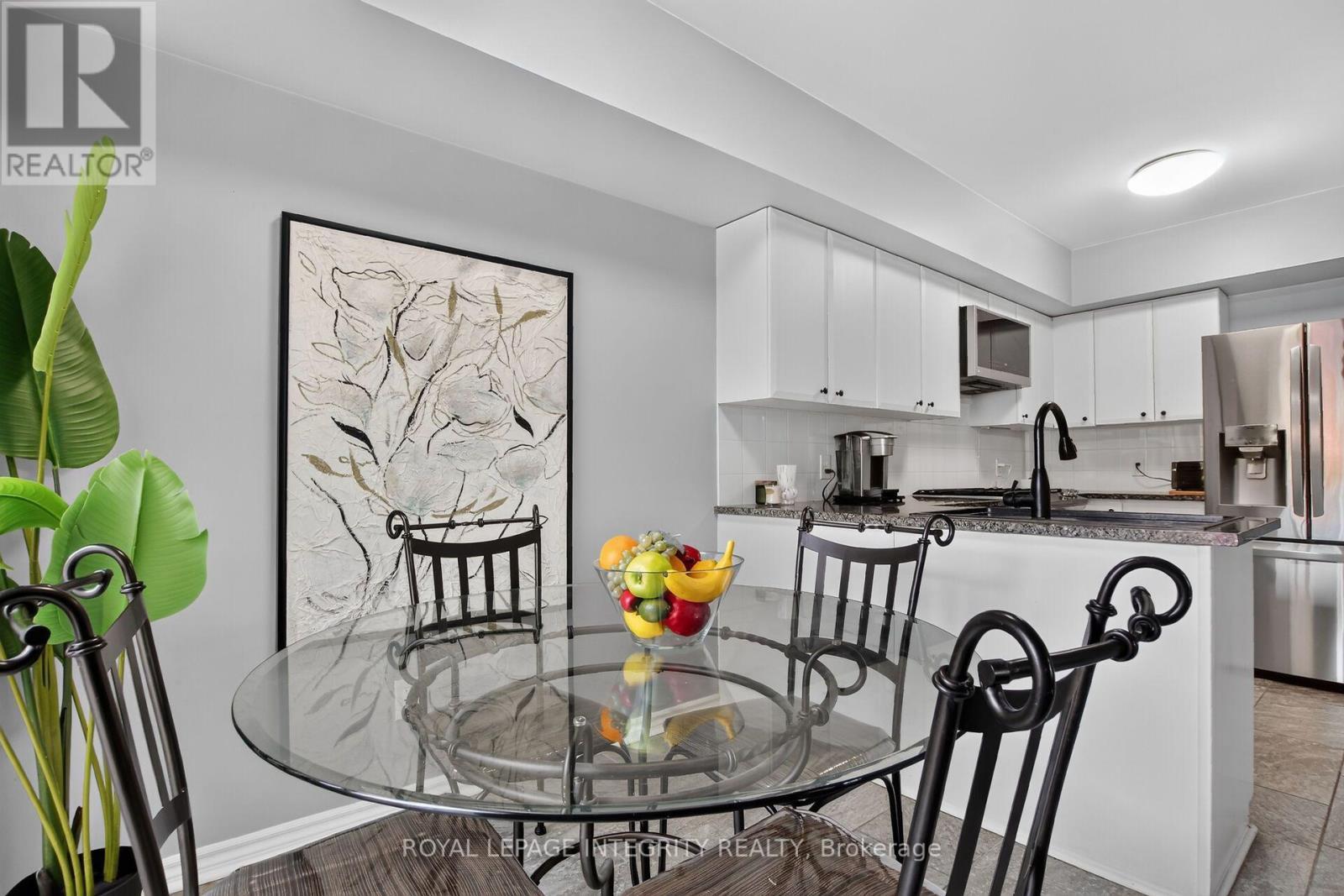 1 Chantilly Gate, Ottawa, ON
