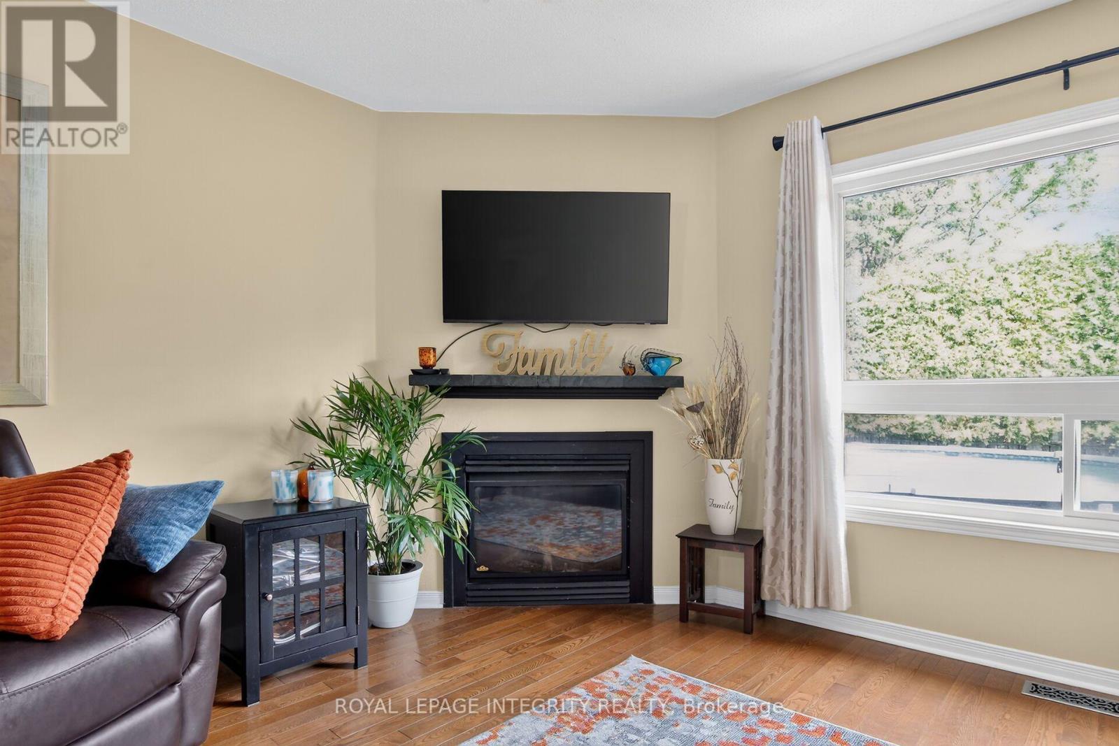 1 Chantilly Gate, Ottawa, ON