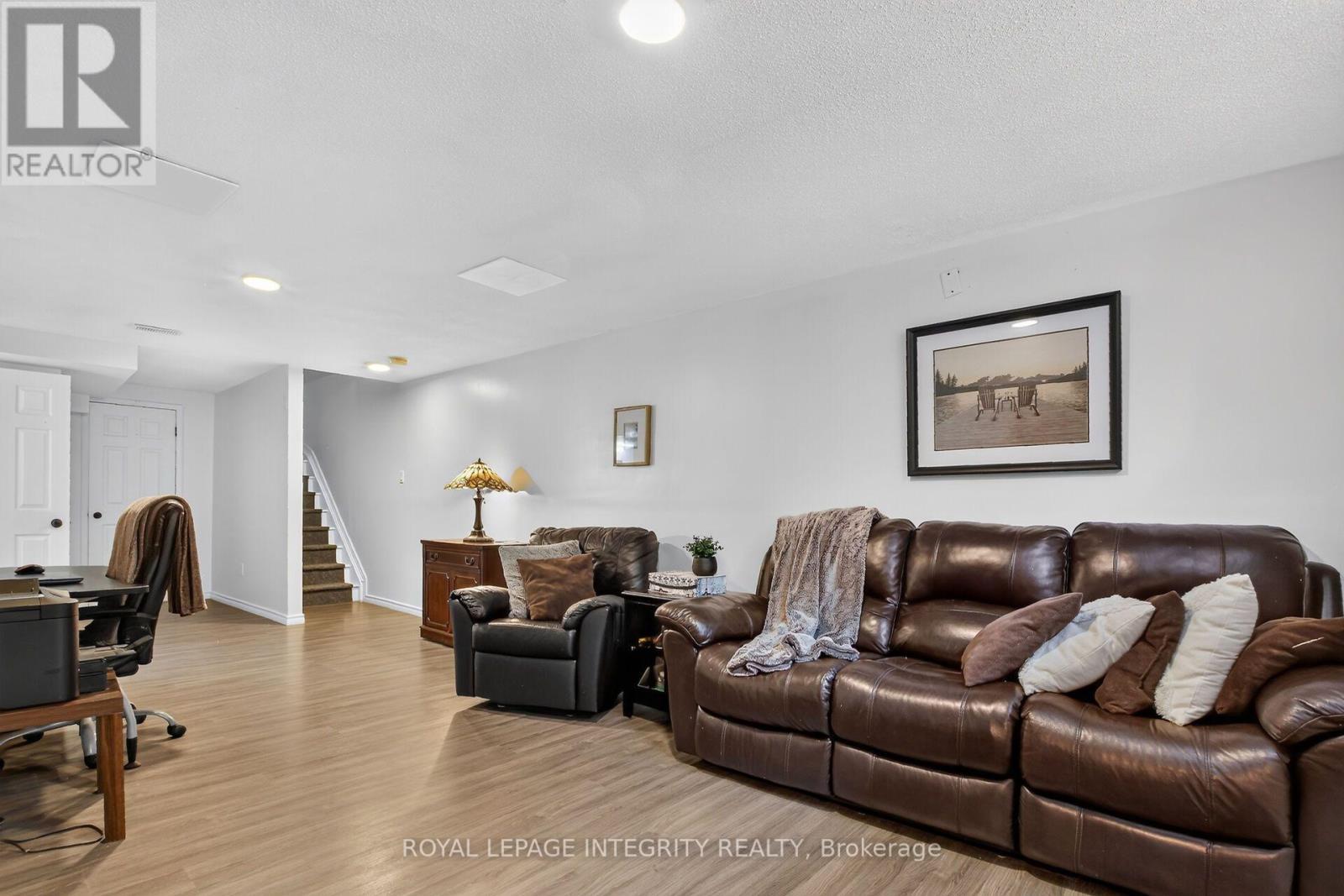 1 Chantilly Gate, Ottawa, ON