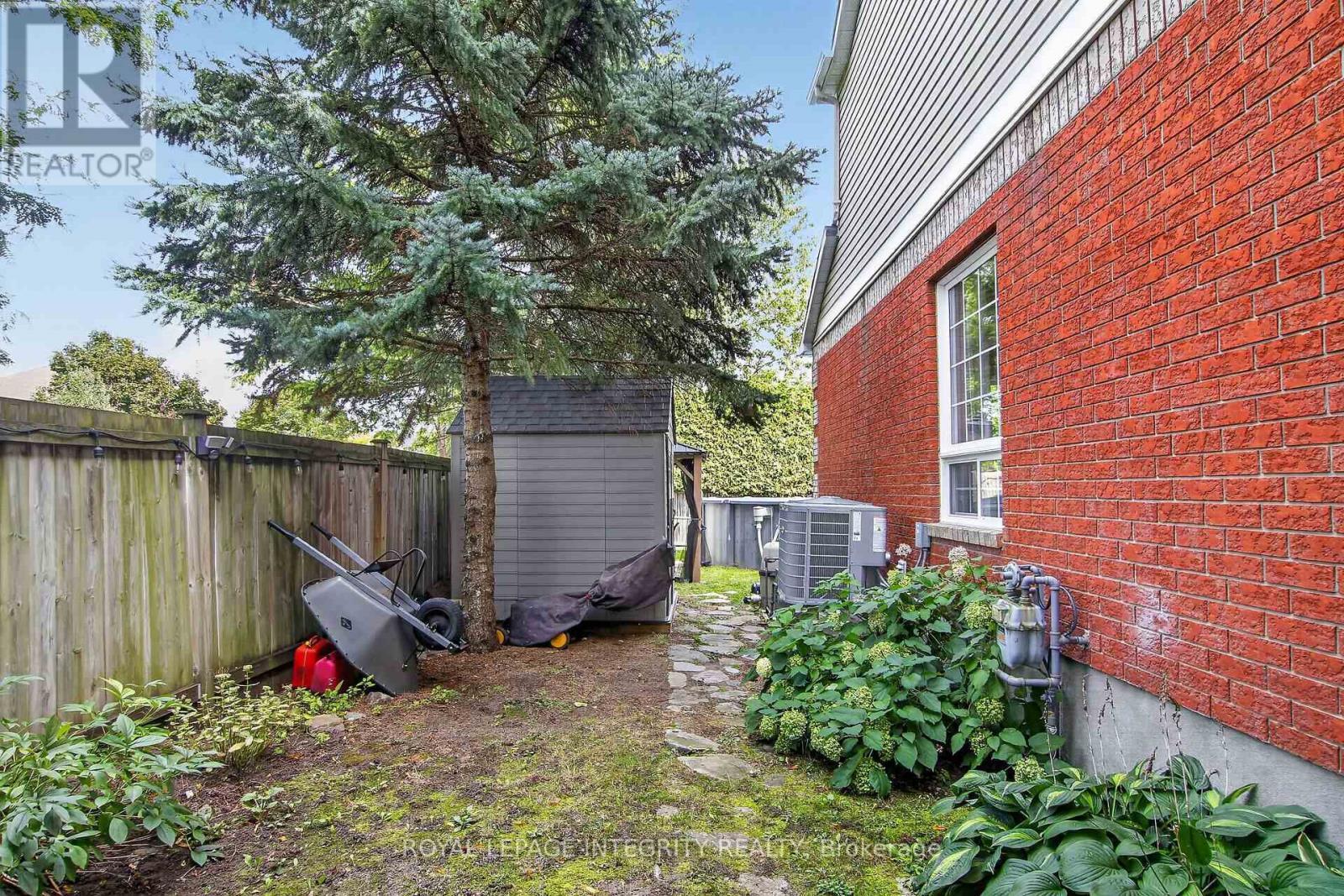 1 Chantilly Gate, Ottawa, ON