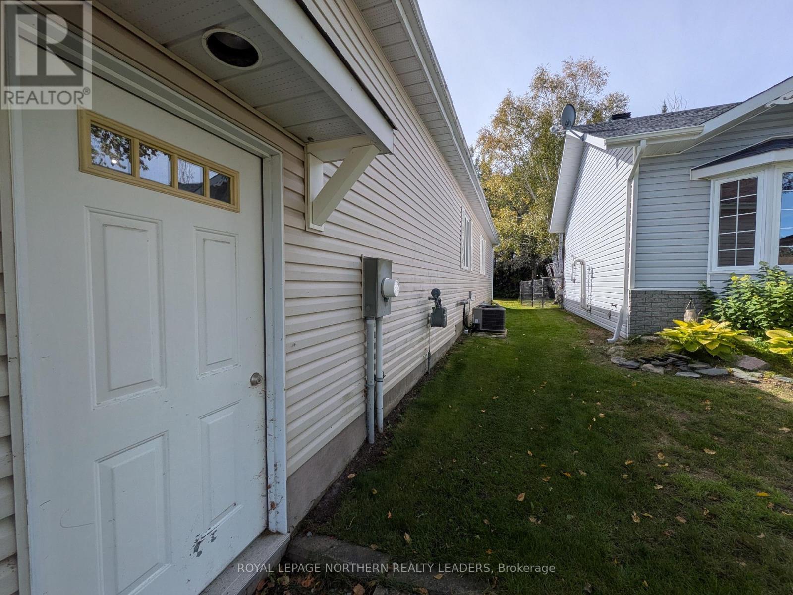 23 Pleasant Avenue, Timmins (Mtj - Beaurivage), ON